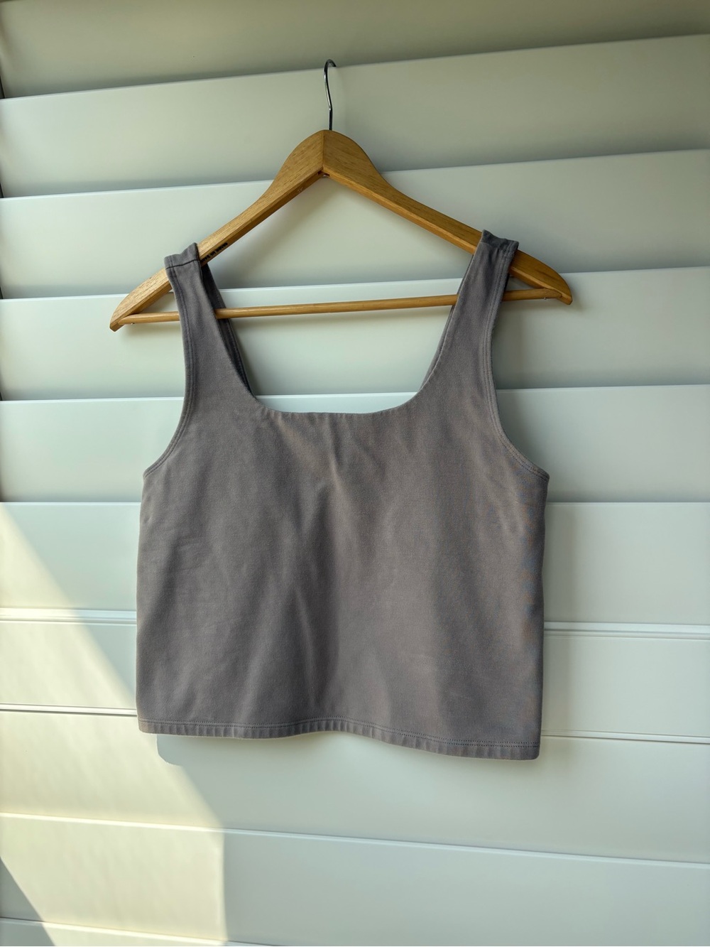 Pact Scoop Neck Crop Tank Top - Gray/ Beige
